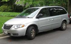 Chrysler Town and Country IV