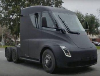 Хванаха “тира” на Tesla - Semi на пътя - видео