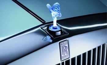 Едва през 1993 г. Rolls-Royce откриват представителство в Русия
