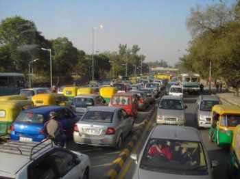 В Ню Делхи забраниха дизеловите коли на десет и повече години!