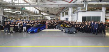 Lamborghini произведе Aventador №8000 и Huracan №11 000