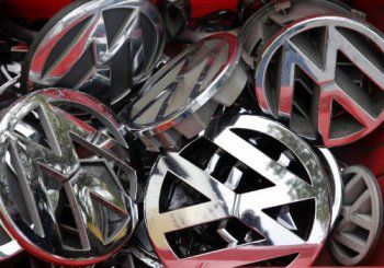 Собствениците на VW модели в Германия рискуват сваляне от регистрация на колите си 