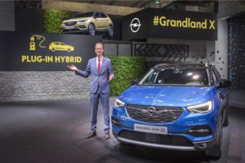 Главният изпълнителен директор Лошелер обяви първия рlug-In хибриден модел на Opel на изложението IAA