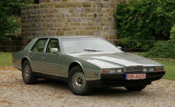 На днешния ден през 1976 г. е официалния дебют на Aston Martin Lagonda