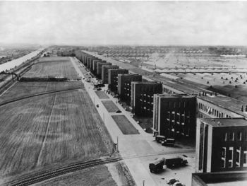 През 1938 г. Volkswagenwerk GmbH влиза в официалните регистри на заводите