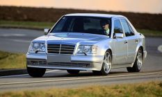 Mercedes 500 -