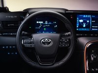 Новата Toyota Mirai изминава 500 километра на ток