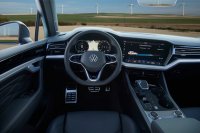 Автосалон Женева 2020: Новият Volkswagen Touareg R идва с 462 конски сили (Видео)