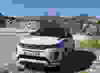 2019-а Range Rover Evoque – рафиниран отвън, напълно обновен отдолу - видео
