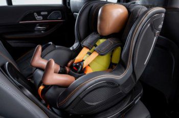 Детска седалка на Mercedes с нова концепция за по-голяма безопасност