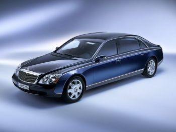 През 2002 г. представят официално супер луксозния Maybach 62