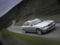 През 2001 г. на тази дата Jaguar пускат 1,5-милионния си автомобил