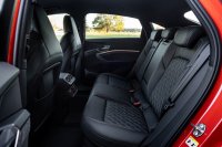 Audi e-tron S – с интересен “пълнеж” от три двигателя