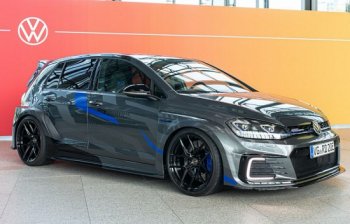 Стажанти във VW създадоха този Golf GTE HyRacer