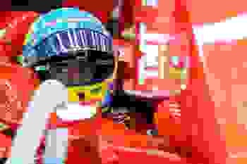 Алонсо остава във Ferrari 
