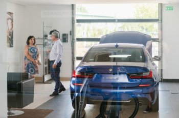 BMW Group и Бова Кар предоставят ново BMW Серия 3 и диагностична апаратура за обучителни цели на ПГМЕЕ Бургас