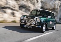 ПАДИ ХОПКЪРК: ДЖЕНТЪЛМЕН, ЛЕГЕНДА В CLASSIC MINI И ПЕТИЯТ ЧЛЕН НА „БИЙТЪЛС“.