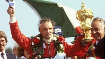 През 1984 г. Ники Лауда става шампион във Формула 1 за трети път