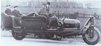 Още през 1913 г. руски инженер успешно подкарва първия двуколесен автомобил – gyrocar