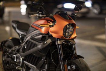Електрическата машина на Harley-Davidson - LiveWire с дебют в Европа – видео 